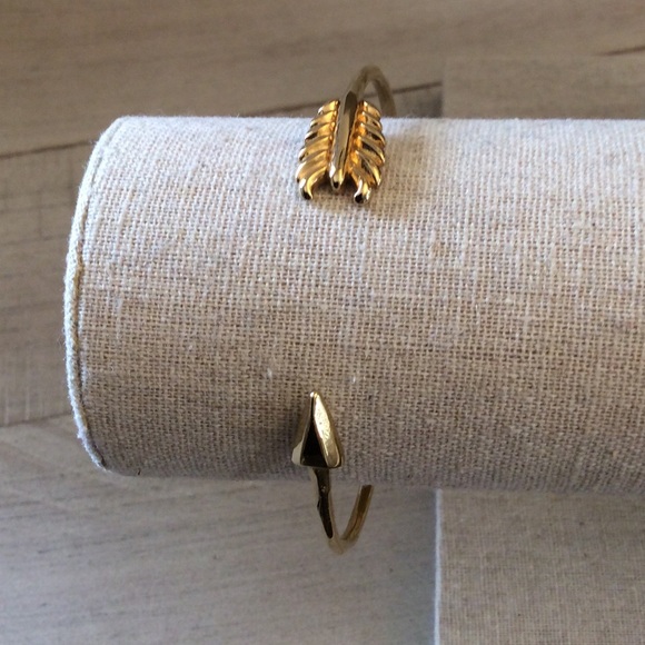 Stella and Dot Gilded Arrow Bangle - Picture 2 of 2
